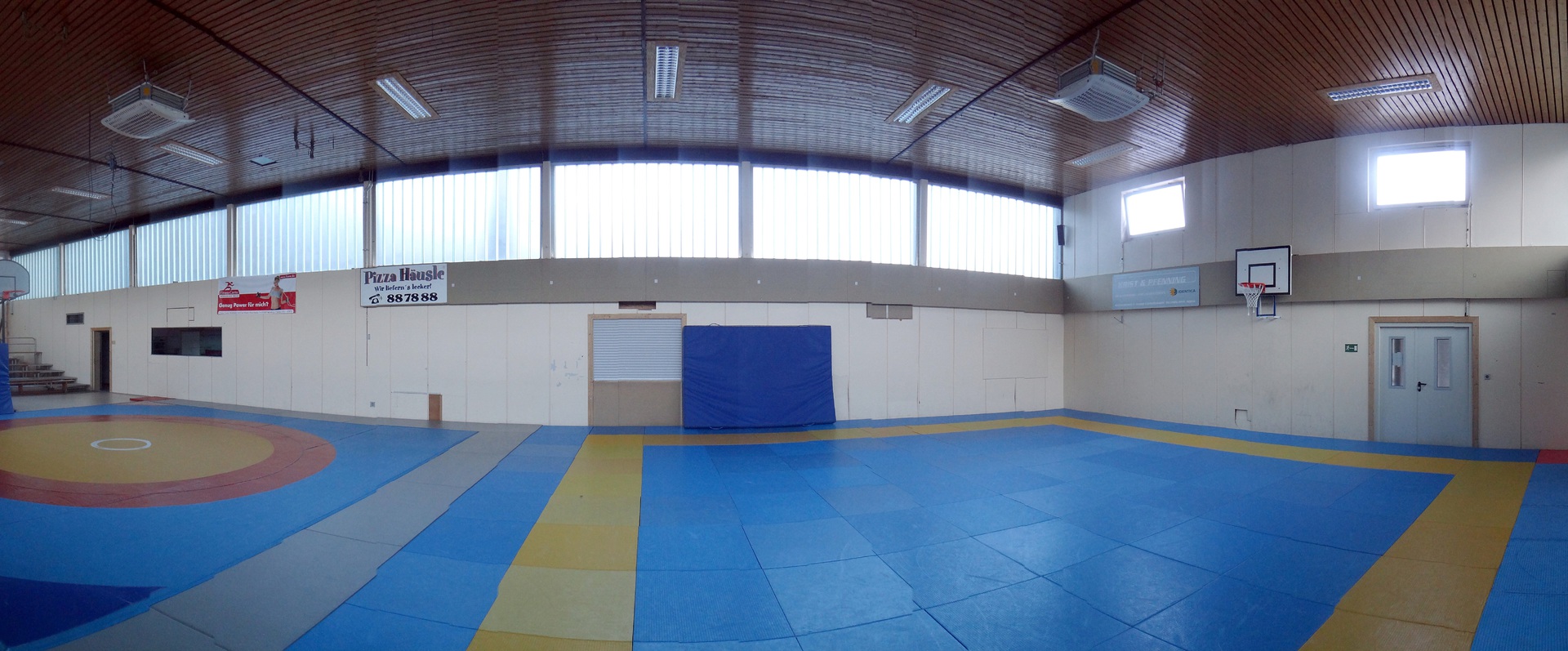 Turnhalle TV Unterduerrbach Volleyball Badminton Ringen 3